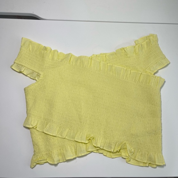 MNG Mango Women’s Butter Yellow Ruffle Smocked Off Shoulder Top NWT size XL - Picture 3 of 9